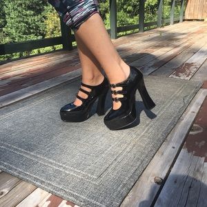 Pleaser Woman's Dolly Platform Pumps